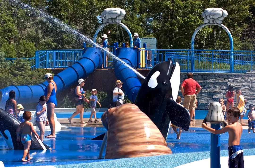 Kids playing in Splash Island